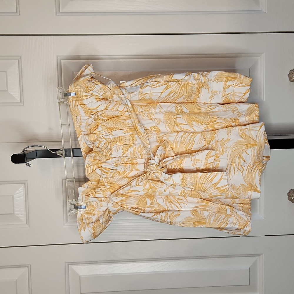 Ophelia Roe,  NWT,  Women's Shorts, Size 1x, White and yellow 💛